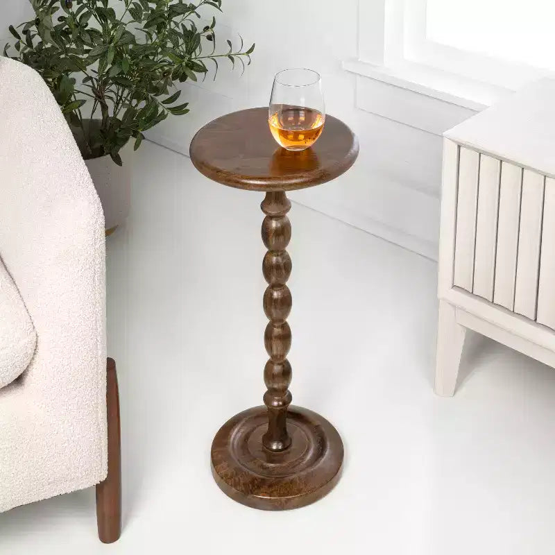 Table d'appoint décorative et table à boisson ronde sur pied en bois tourné classique de 24,5 po